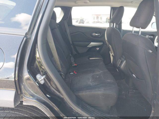 Jeep Cherokee Upland 4x4 Image 16