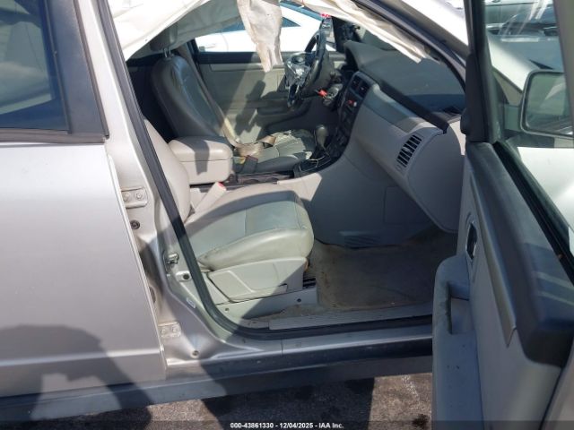 Suzuki XL7 Luxury Image 3