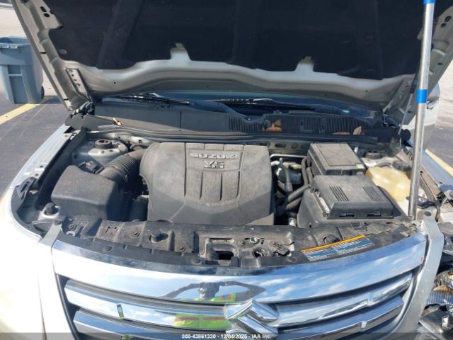 Suzuki XL7 Luxury Image 12