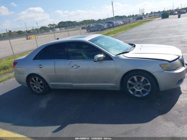 Lincoln MKZ Image 11