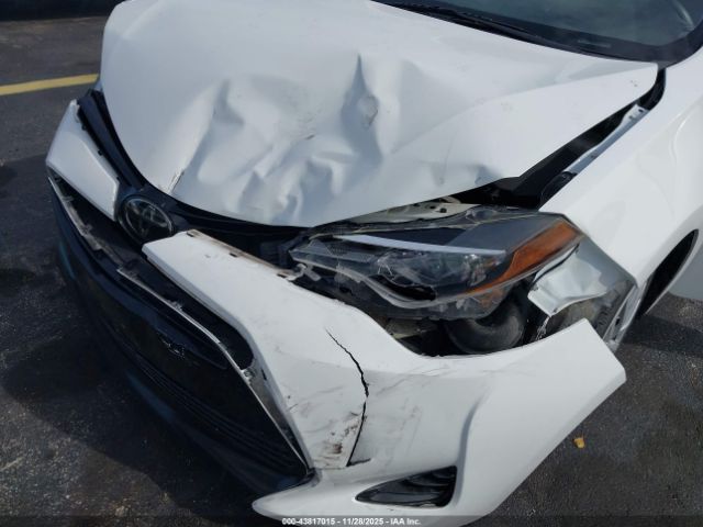 Toyota Corolla Le Image 16