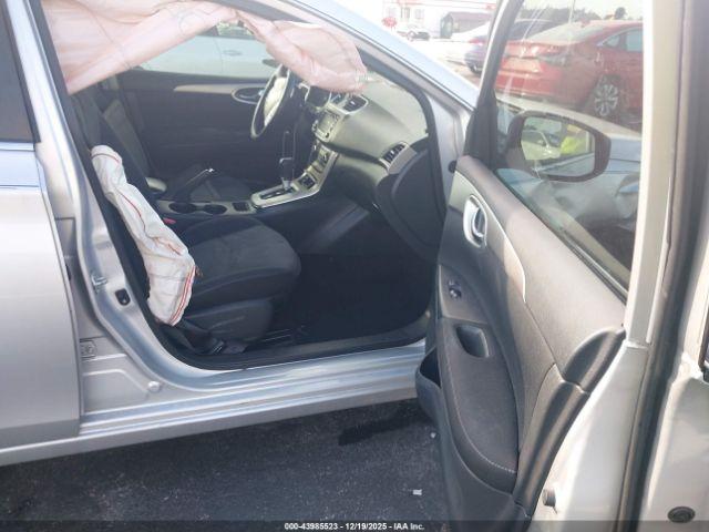 Nissan Sentra Image 8