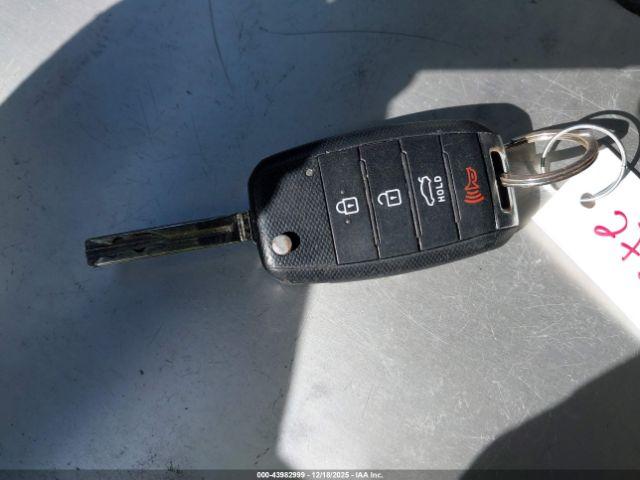 Kia Optima Lx Image 16