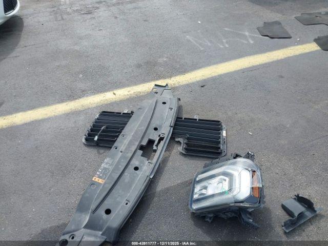 GMC Sierra 1500 Denali Image 17