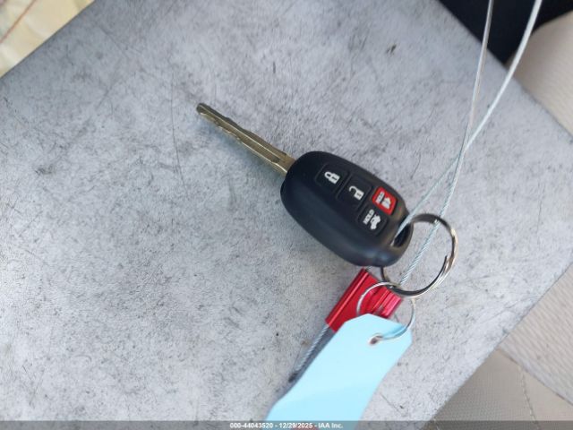 Toyota Corolla Le Image 9