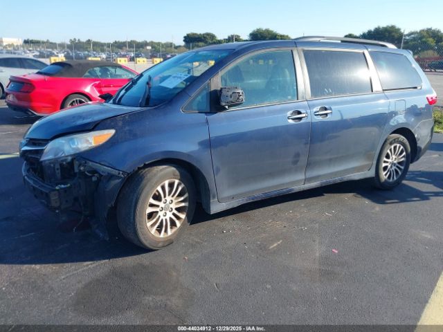 Toyota Sienna Xle 8 Passenger Image 7