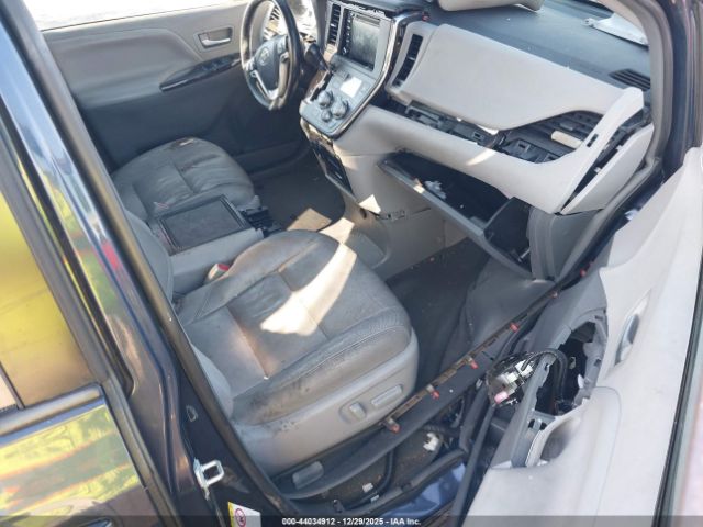 Toyota Sienna Xle 8 Passenger Image 8