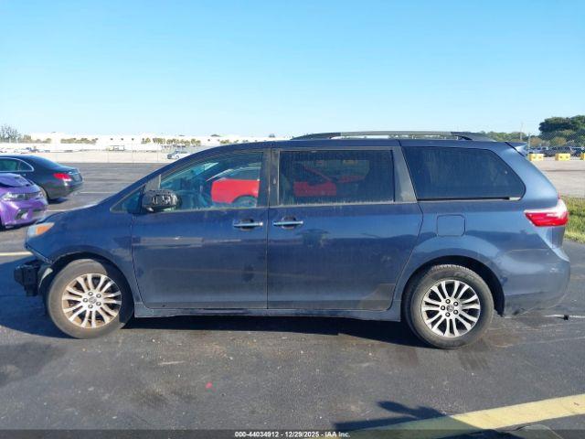 Toyota Sienna Xle 8 Passenger Image 12