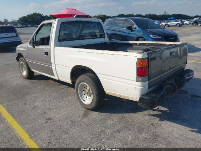 Isuzu Conventional Short Wheelbase Image 9