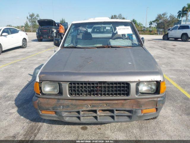 Isuzu Conventional Short Wheelbase Image 7