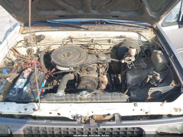 Isuzu Conventional Short Wheelbase Image 10