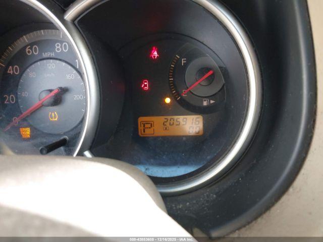 Nissan Versa 1.8s Image 3