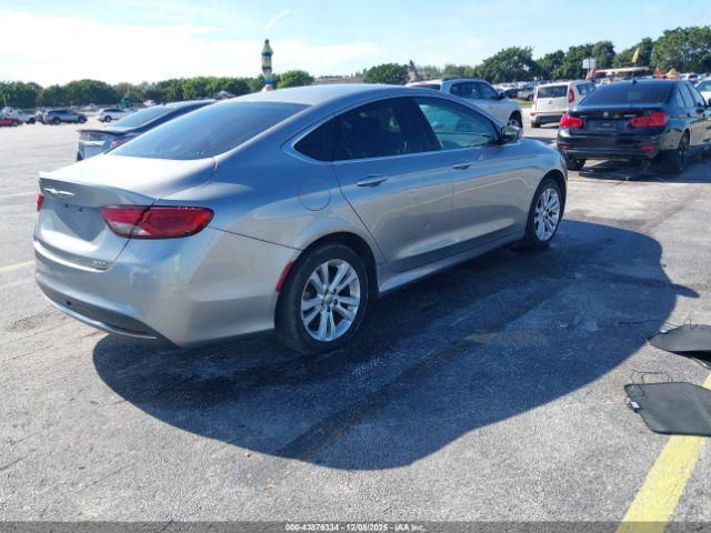 Chrysler 200 Limited Image 10