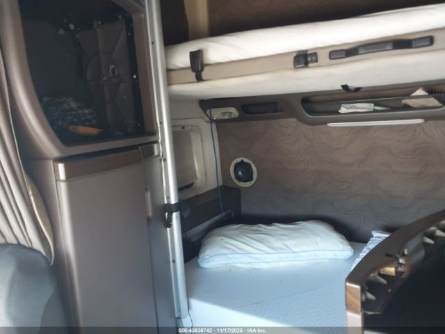 Volvo Vn Vnl Image 2