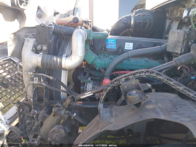 Volvo Vn Vnl Image 12