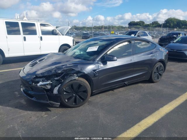 Tesla Model 3 Image 4
