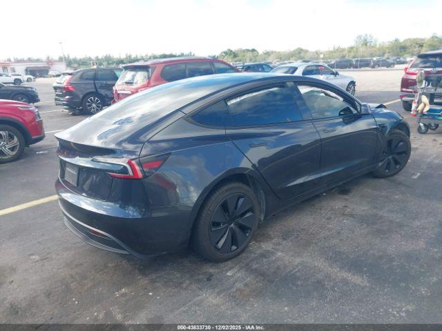Tesla Model 3 Image 8