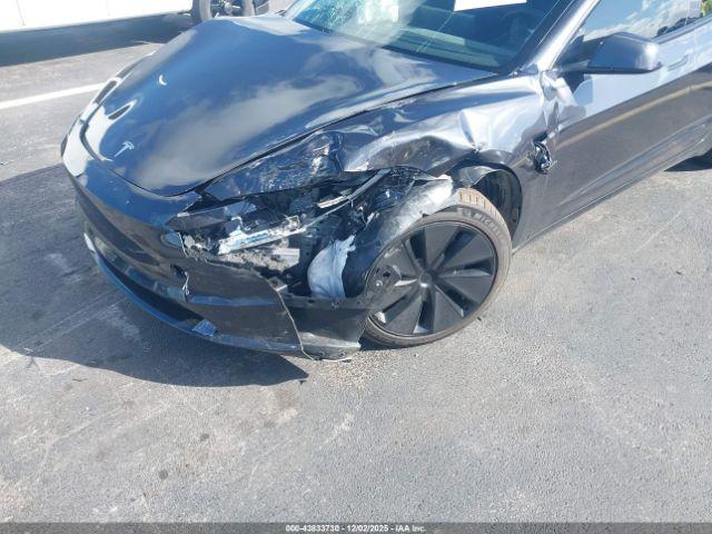 Tesla Model 3 Image 6