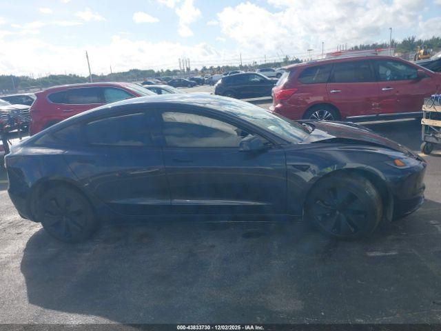Tesla Model 3 Image 10