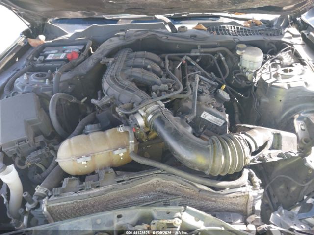 Ford Mustang V6 Image 6