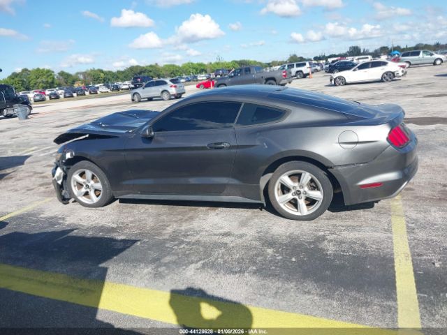 Ford Mustang V6 Image 3