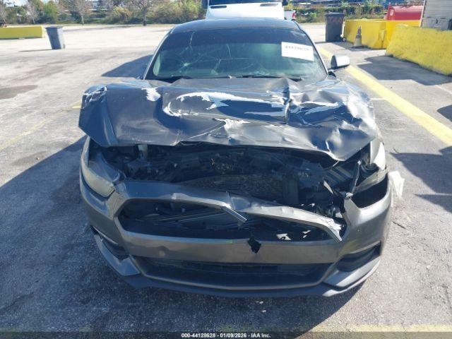 Ford Mustang V6 Image 13