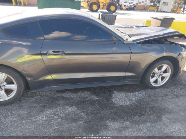 Ford Mustang V6 Image 19