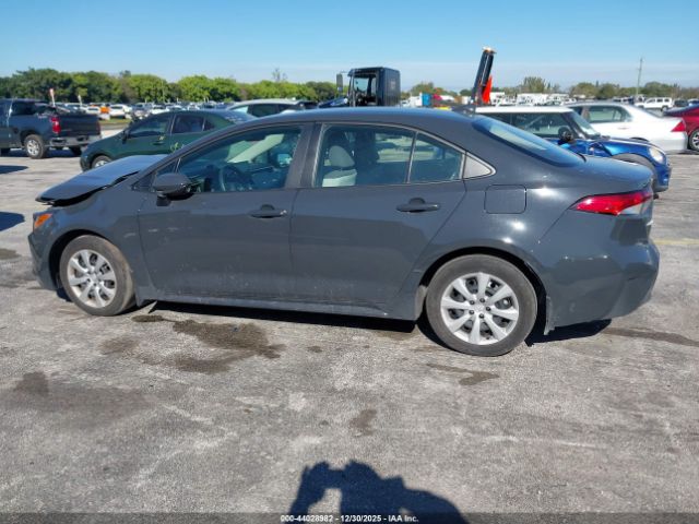 Toyota Corolla Le Image 10