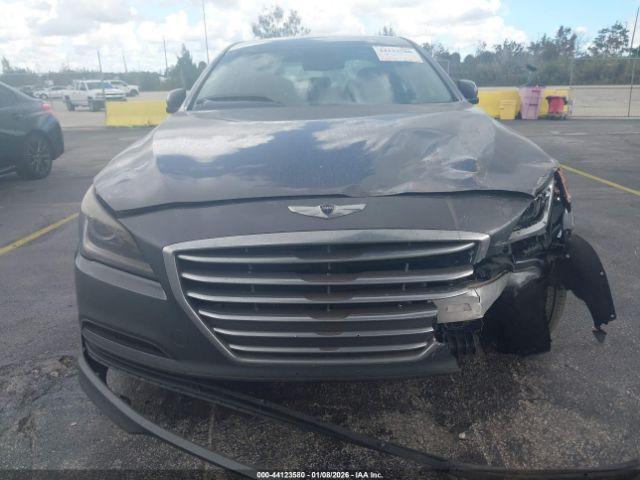 Hyundai Genesis 3.8 Image 5