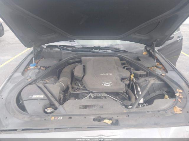 Hyundai Genesis 3.8 Image 11
