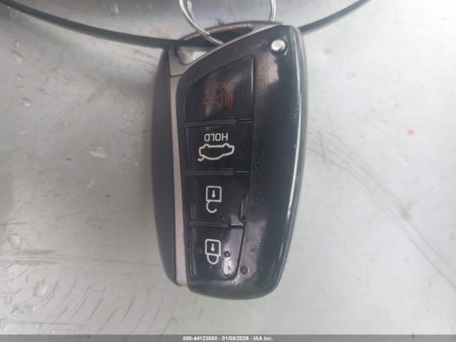 Hyundai Genesis 3.8 Image 15