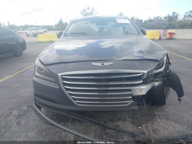 Hyundai Genesis 3.8 Image 16