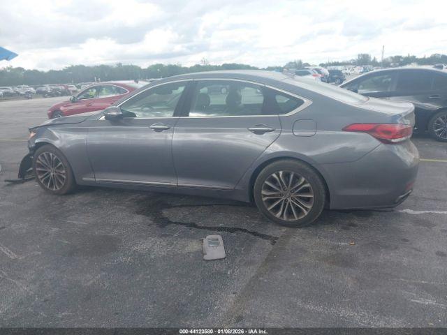 Hyundai Genesis 3.8 Image 12