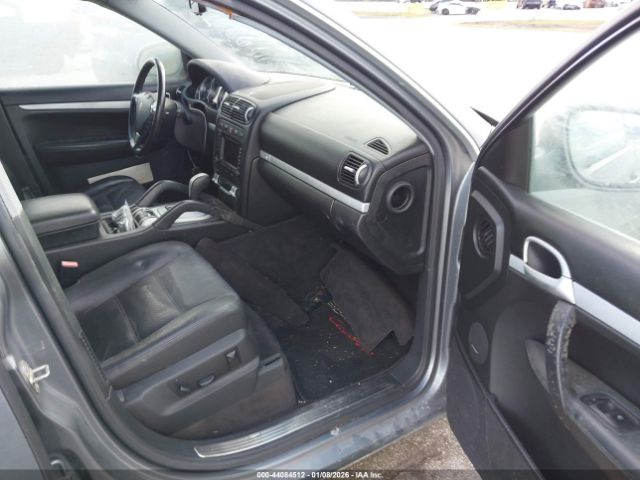 Porsche Cayenne Image 11