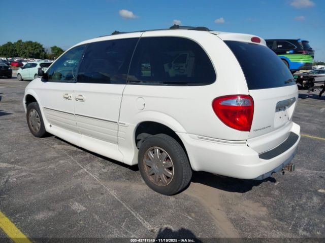 Chrysler Town & Country Limited Image 4
