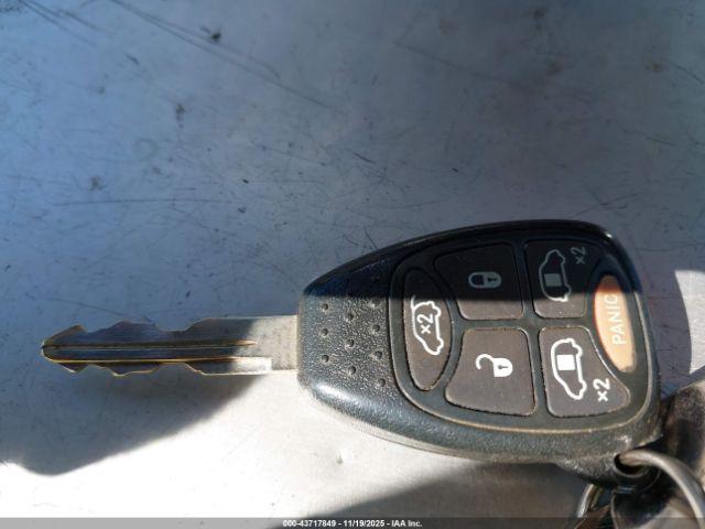 Chrysler Town & Country Limited Image 8