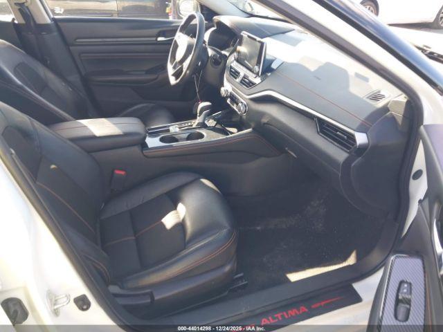 Nissan Altima Sr Fwd Image 8