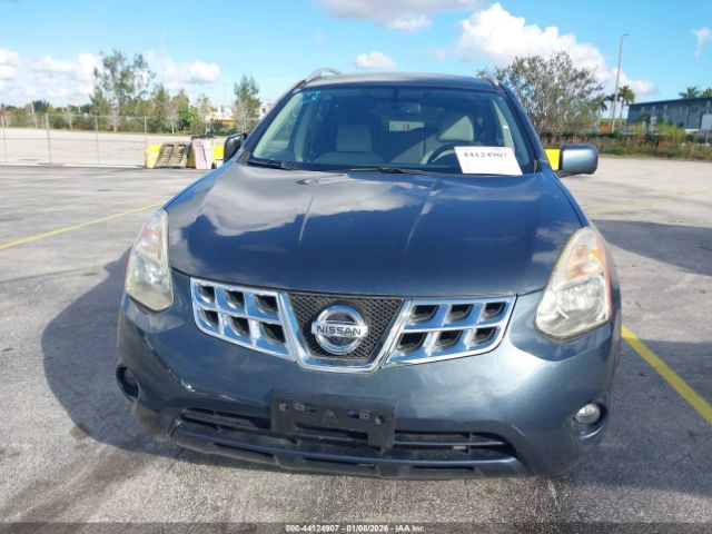 Nissan Rogue Image 2