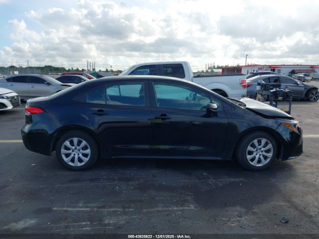 Toyota Corolla Le Image 15