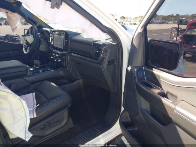 Ford F-150 Xlt Image 14