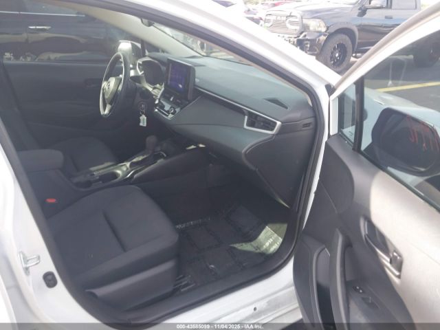 Toyota Corolla Le Image 5