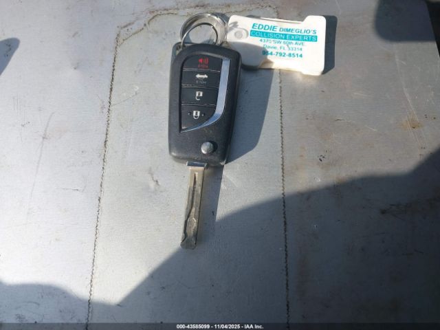 Toyota Corolla Le Image 9