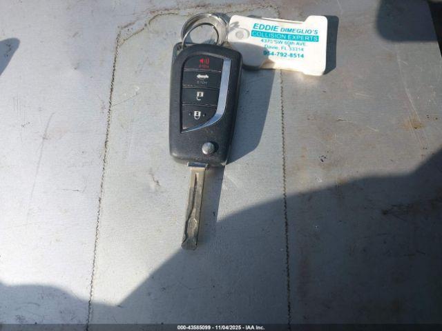 Toyota Corolla Le Image 9