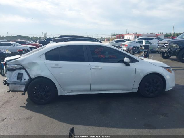 Toyota Corolla Le Image 12