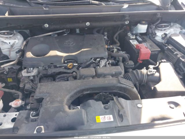 Toyota RAV4 Le Image 6