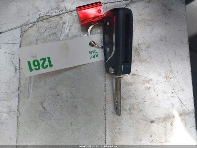 Toyota RAV4 Le Image 5