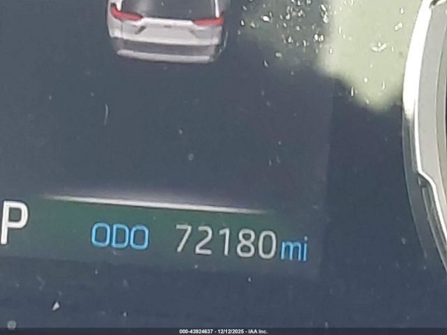 Toyota RAV4 Le Image 16