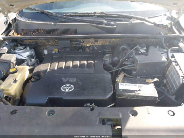 Toyota RAV4 Sport V6 Image 12