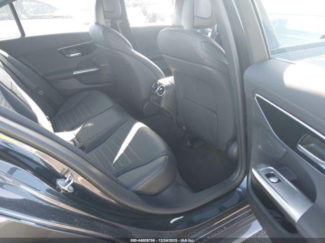 Mercedes-Benz C-Class 4matic Image 2