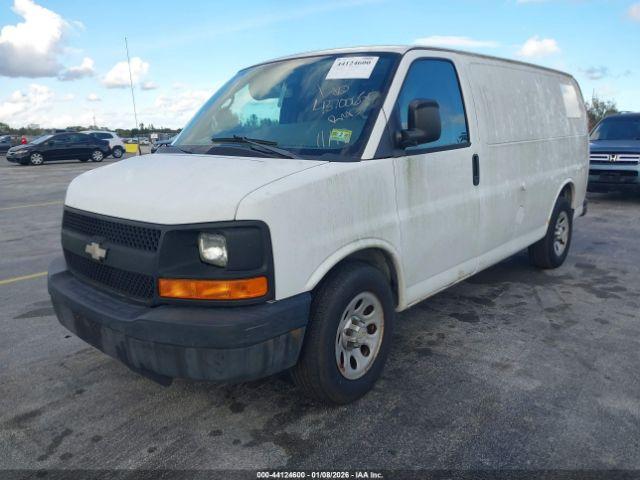 Chevrolet Express Work Van Image 16